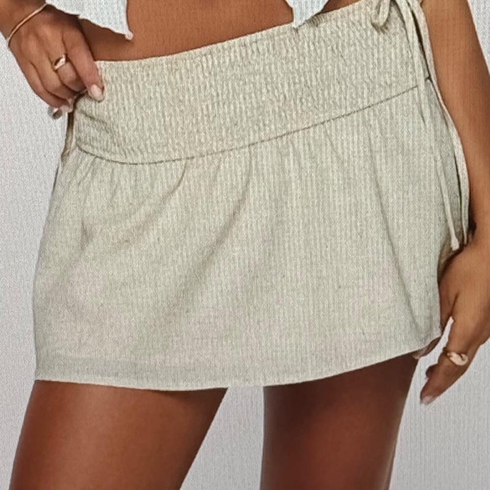 New Princess Polly Arroyo Mini Skirt sz 2 Beige Low Rise Shirred Waistband